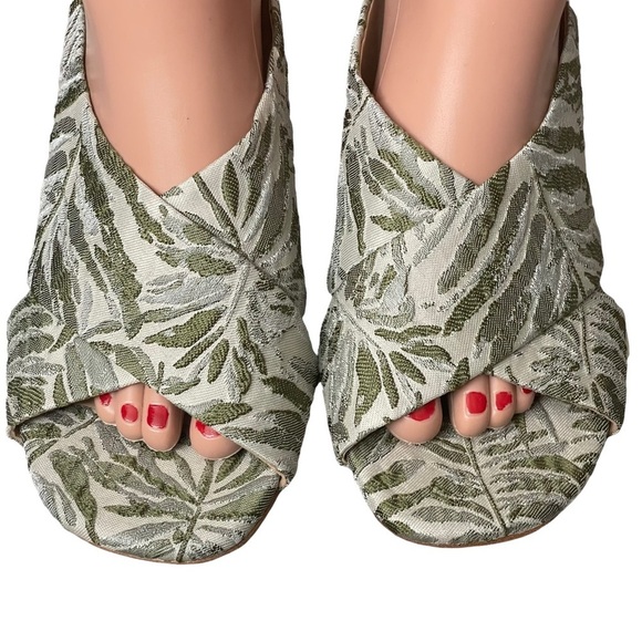 Pour La Victoire Sandals 8.5 Resort Jungle Harley Lucite Block Heel Slip On PLV - Picture 6 of 11